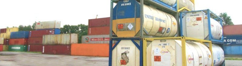 Лицензия на погрузочно-разгрузочную деятельность необходима при работе на железнодорожном транспорте с опасными грузами